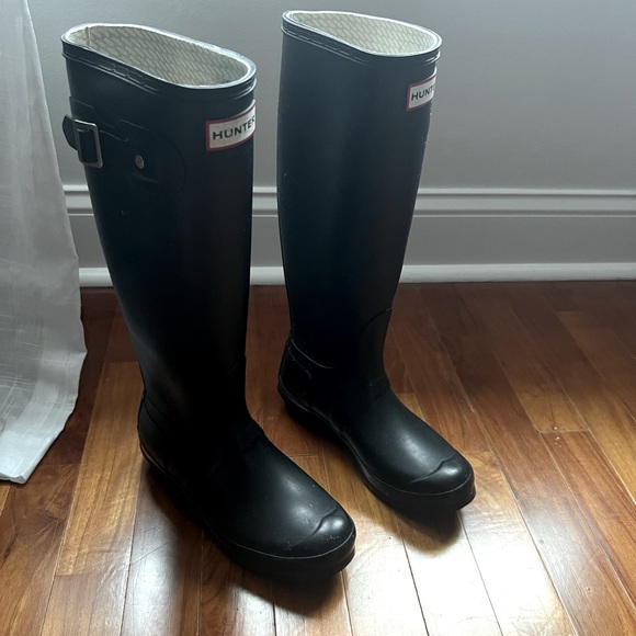 HUNTER RAIN BOOTS - TALL MATTE BLK SZ 6 - Picture 3 of 4